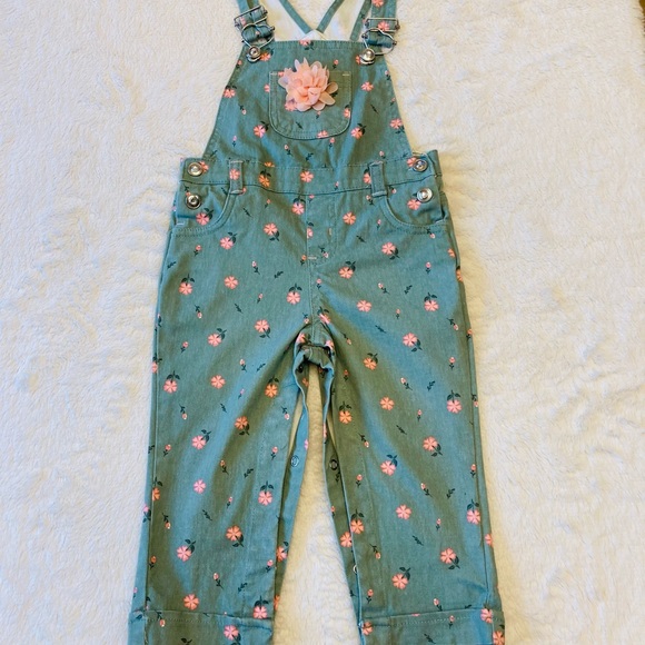 Other - Adorable little girls overalls🍃